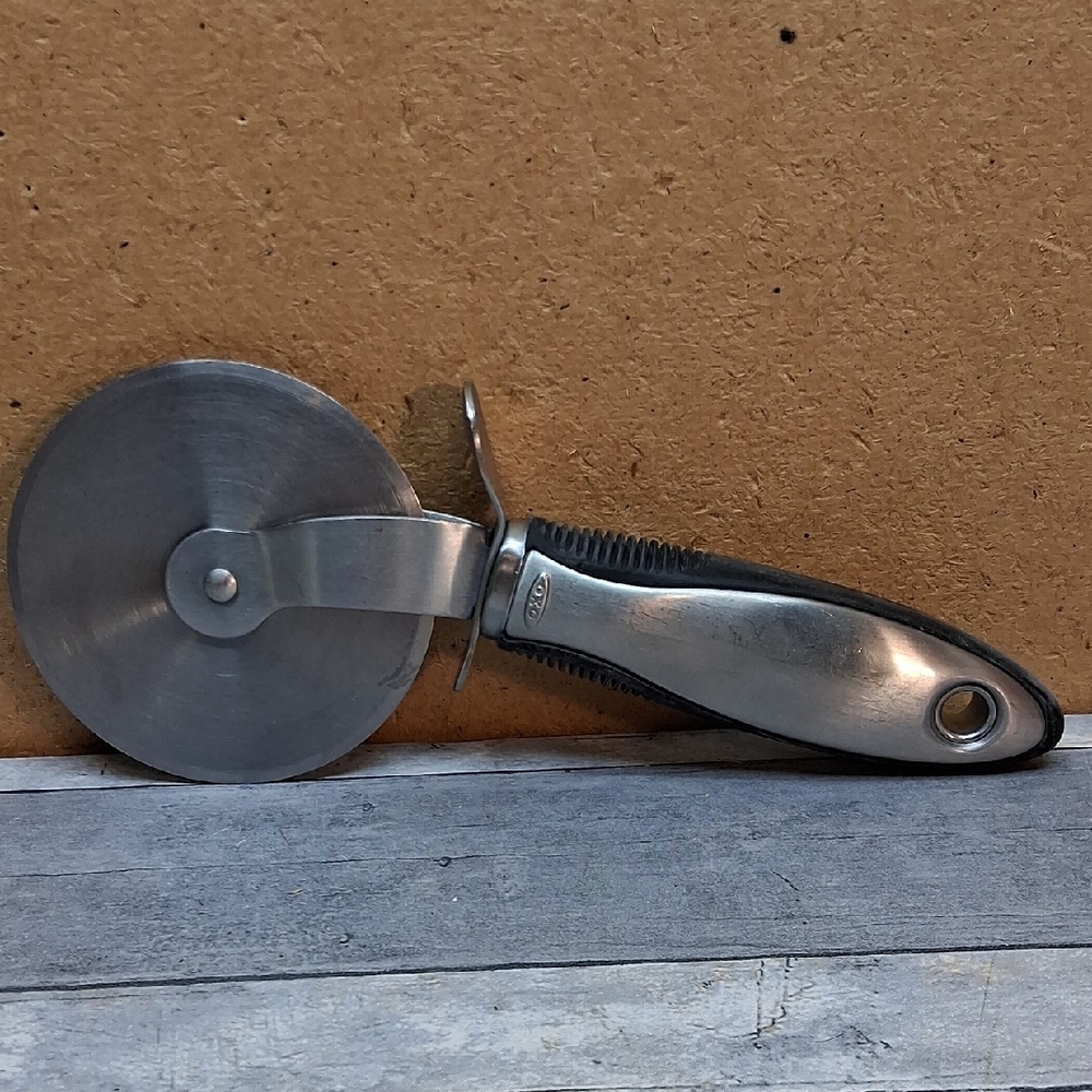 Stainless Steel Pizza Cutter in Silver and Black